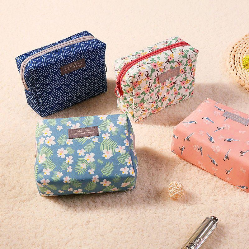 Travel Waterproof Toiletry Cotton Cosmetic Bag (Multiple Patterns)